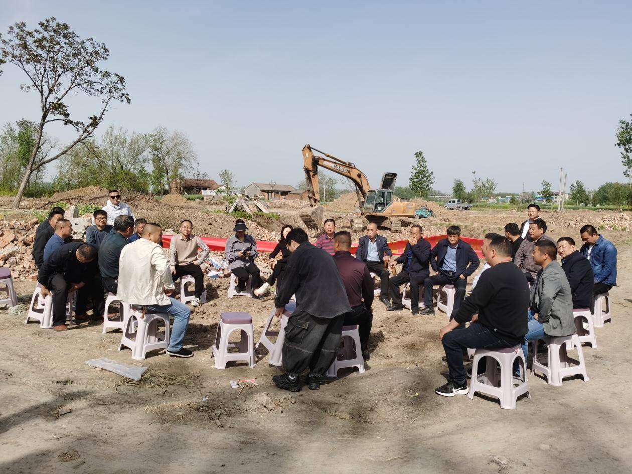 利辛县汝集镇召开土地增减挂暨"团结实干好样的一家人"座谈会_工作