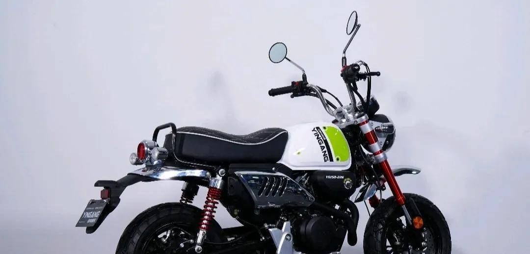 又一款国产小猴子银钢蜜獾150正式上市,售价9980元采用九升油箱