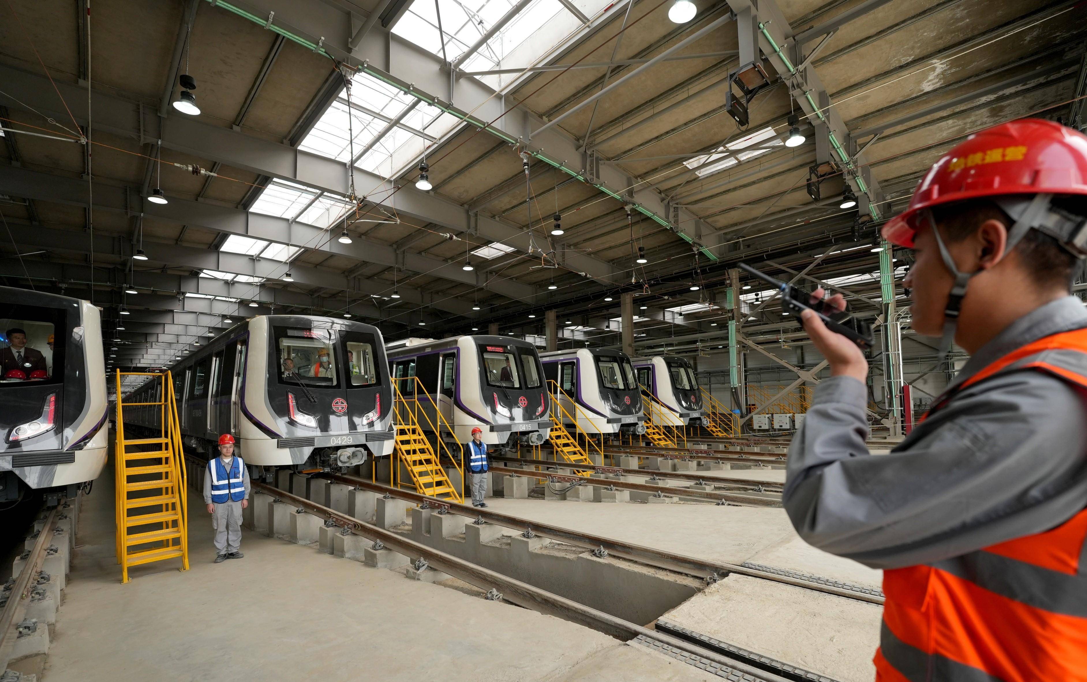 沈阳地铁4号线开始动车调试!市民代表登车见证_系统_列车_车辆
