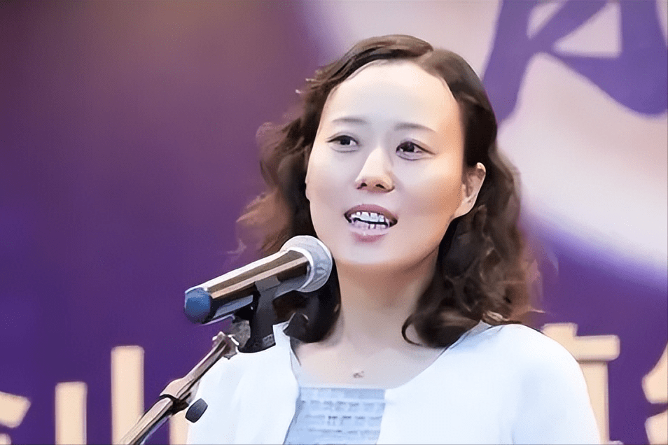 "公共情人"金英丽落马:被3个富商共享,随身带8个套