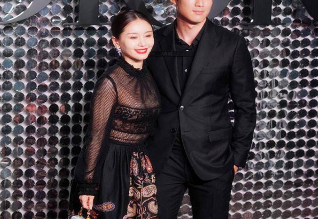 王子文吴永恩高姿态走红毯,穿黑衣像情侣服,最萌身高差很幸福_衣服