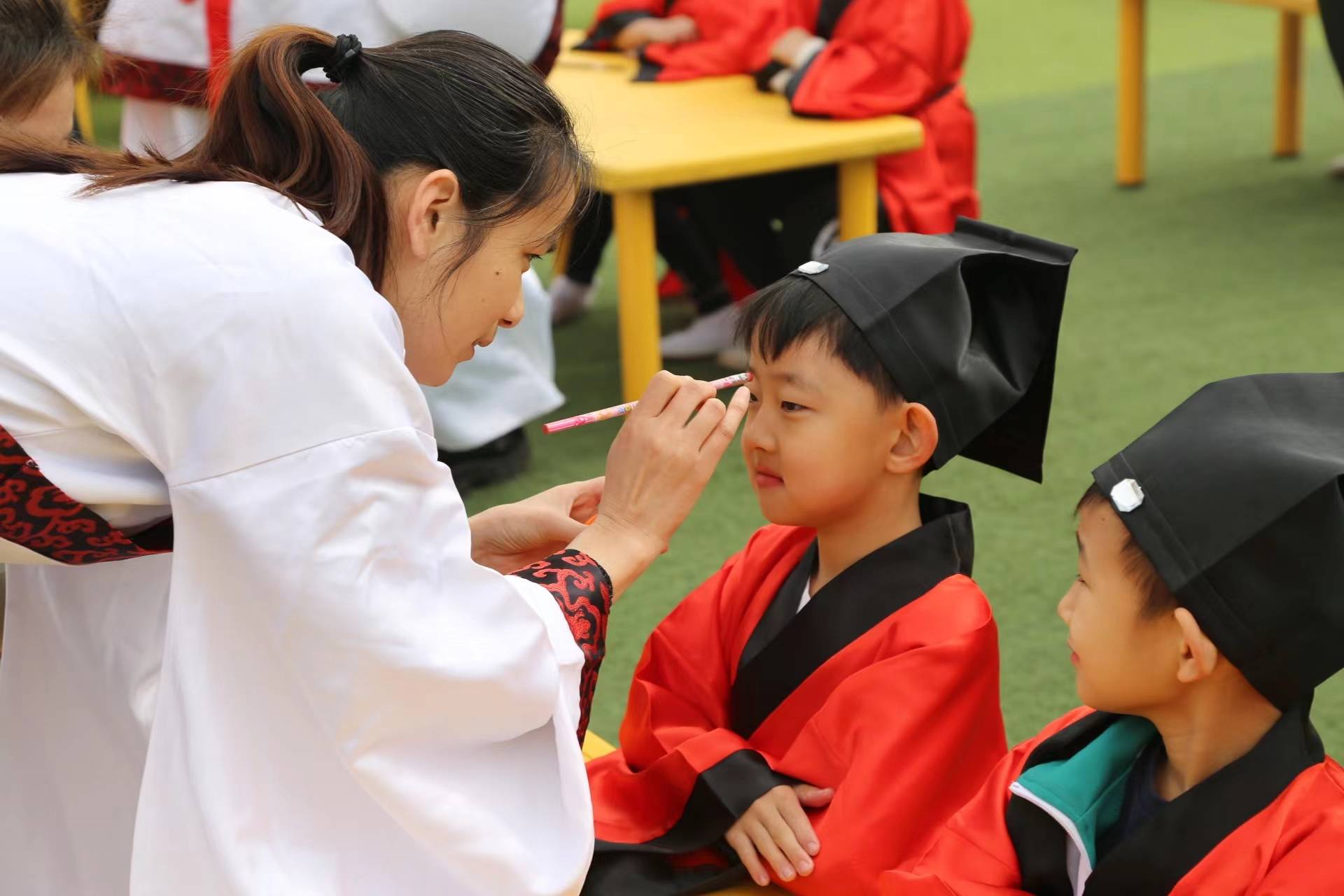 河北保定:河北小学"开蒙礼" 传统文化润童心