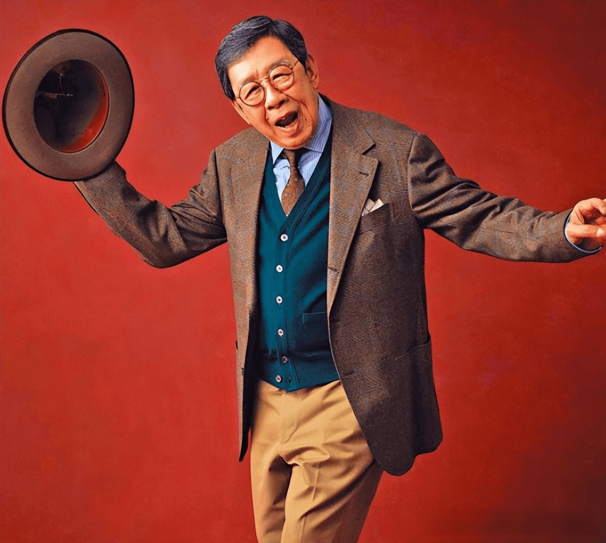 入行70年的资深演员胡枫(修哥),由粤语片时代屹立到现在,游走电视电影