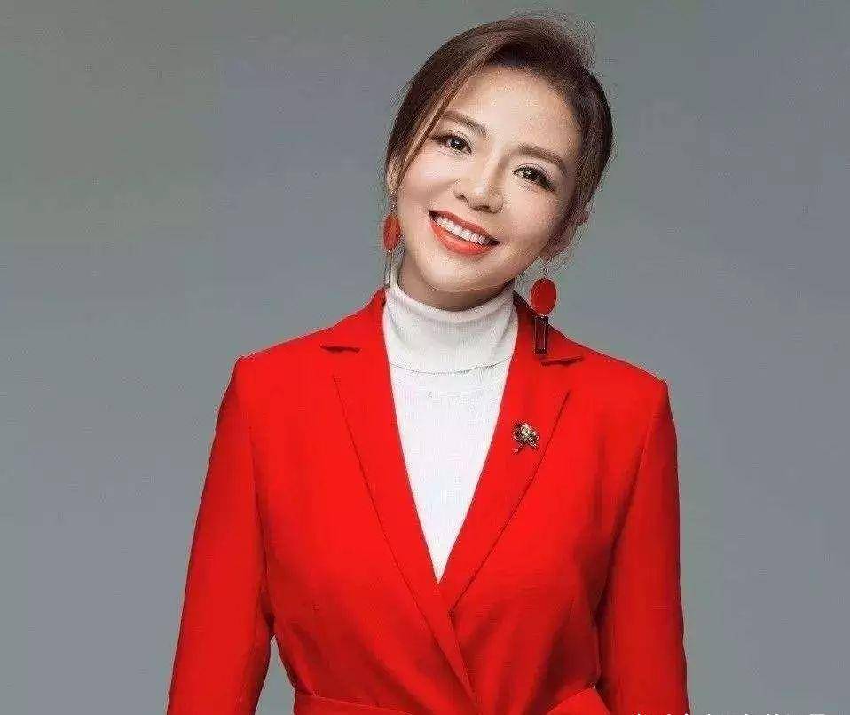 朱迅向京剧大师学唱戏,身段柔软姿势专业,对迟小秋满脸崇拜_动作_视频