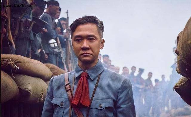 在黄志忠所饰演的所有军人角色中,《建军大业》的朱德最为亮眼,作为
