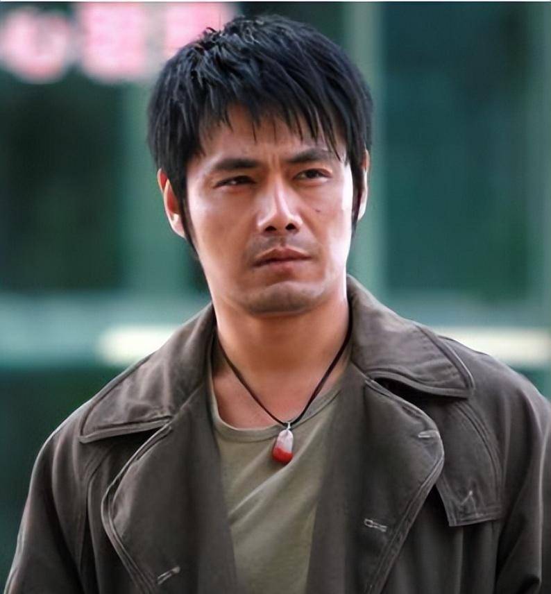 侯卫国角色:侯卫东的警察哥哥演员:人民的名义里面祁