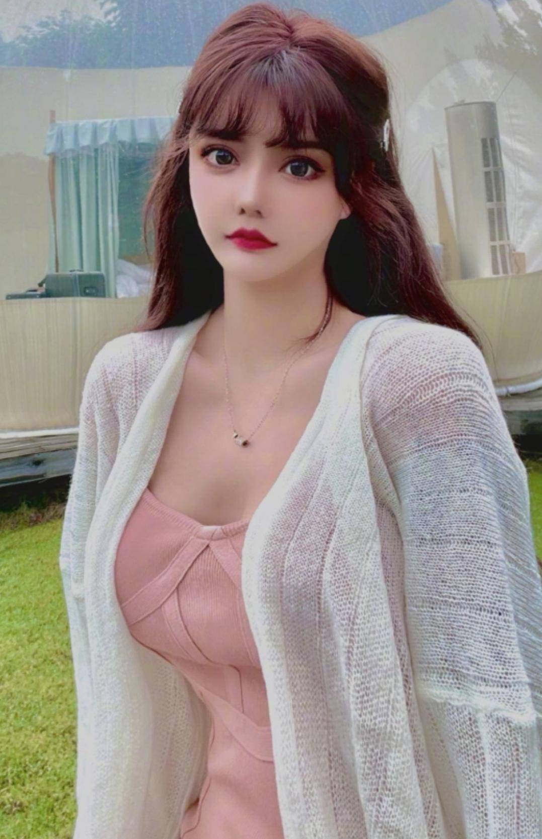 追求漂亮和零死角是可以理解的,不过韩安冉下次可以找个专业一点的