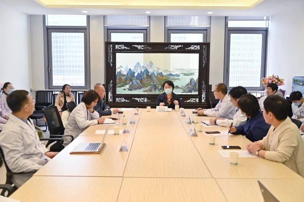 4月16日,北京大学第一医院妇产科专家杨慧霞教授来到北大医院太原医院