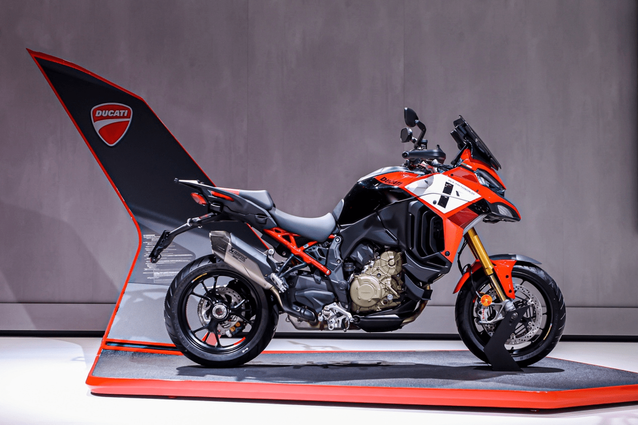 杜卡迪×兰博基尼,streetfighter v4限量版登场_搜狐汽车_搜狐网