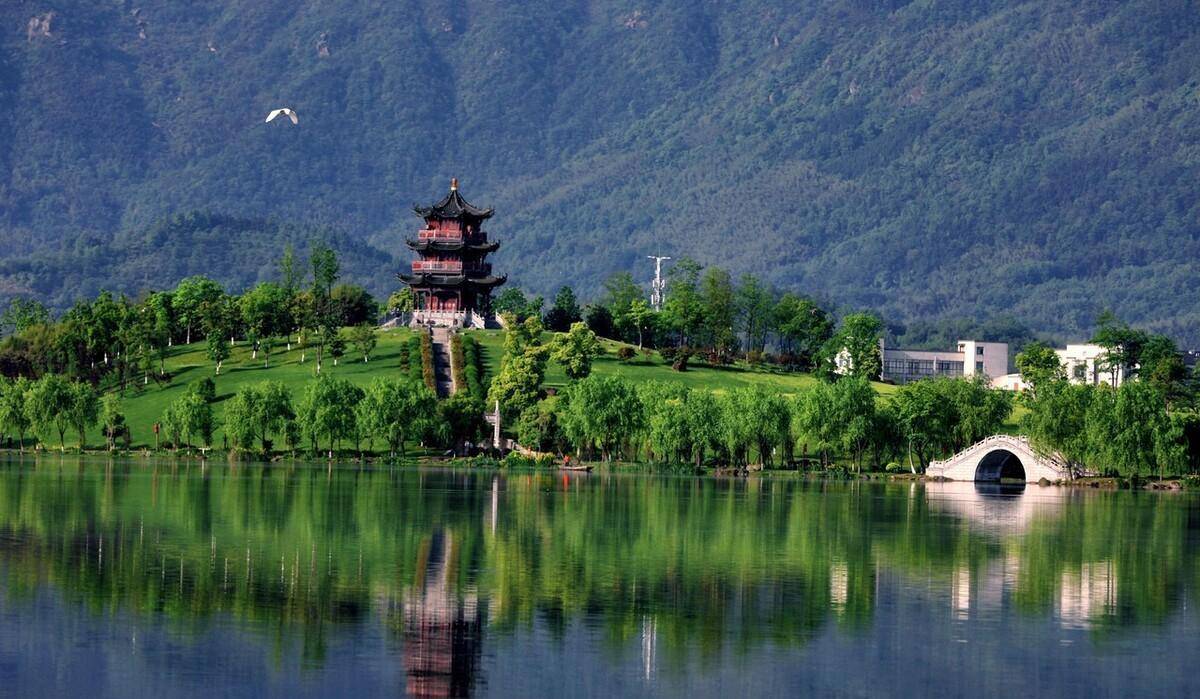 安徽池州:车行山水间 "道"处是风景_旅游_游客_发展