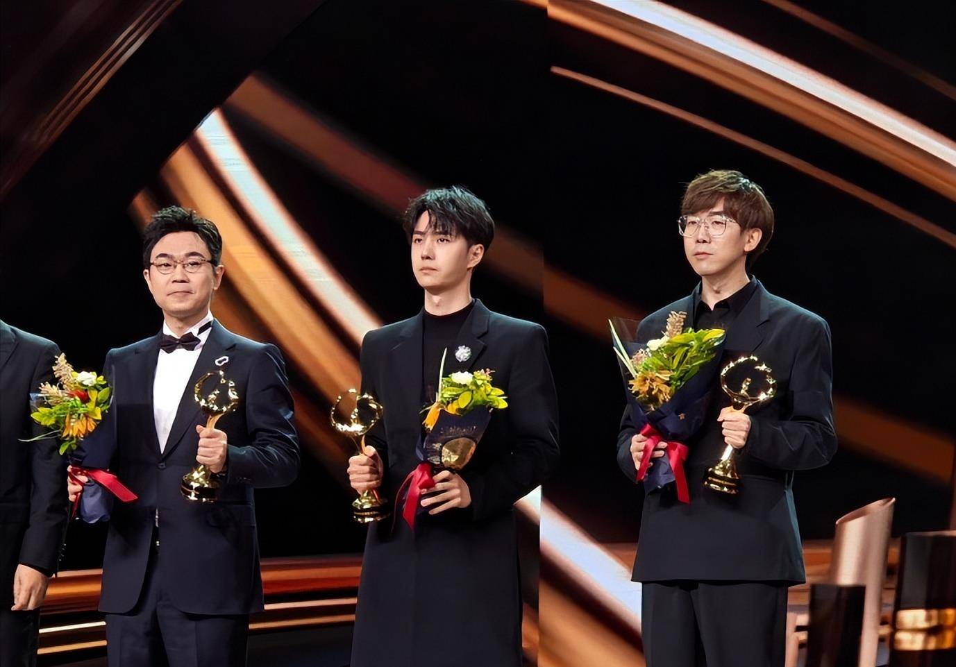 微博之夜花絮:离婚后黄晓明杨颖同框,胡歌李现美女包围_王一博_网友