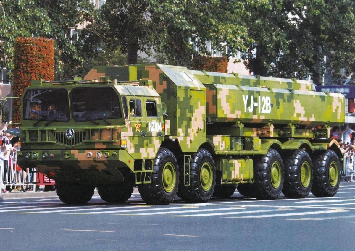 美军一进南海,就被卫星抓个正着,两艘航母旁边,黄岩岛清晰可见