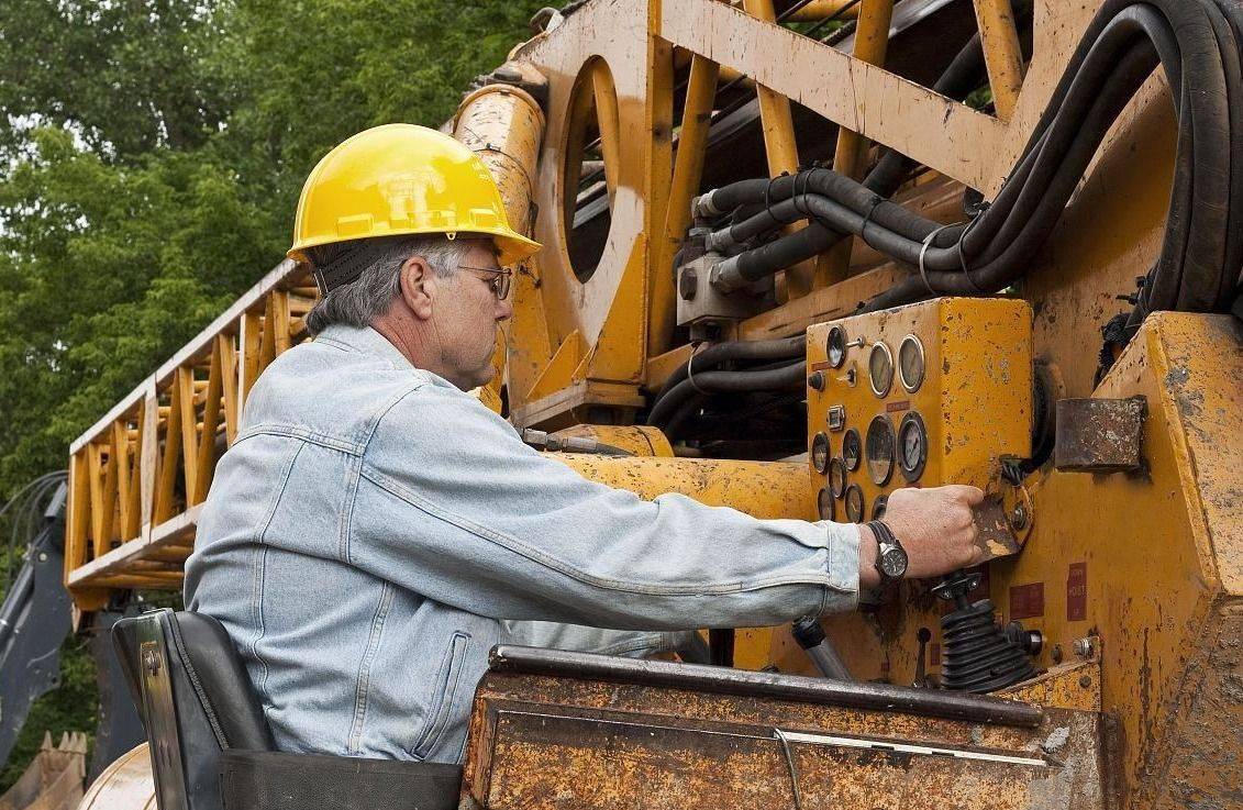 哪里有招吊车司机的 急招有经验的吊车司机_工作_作业_招聘