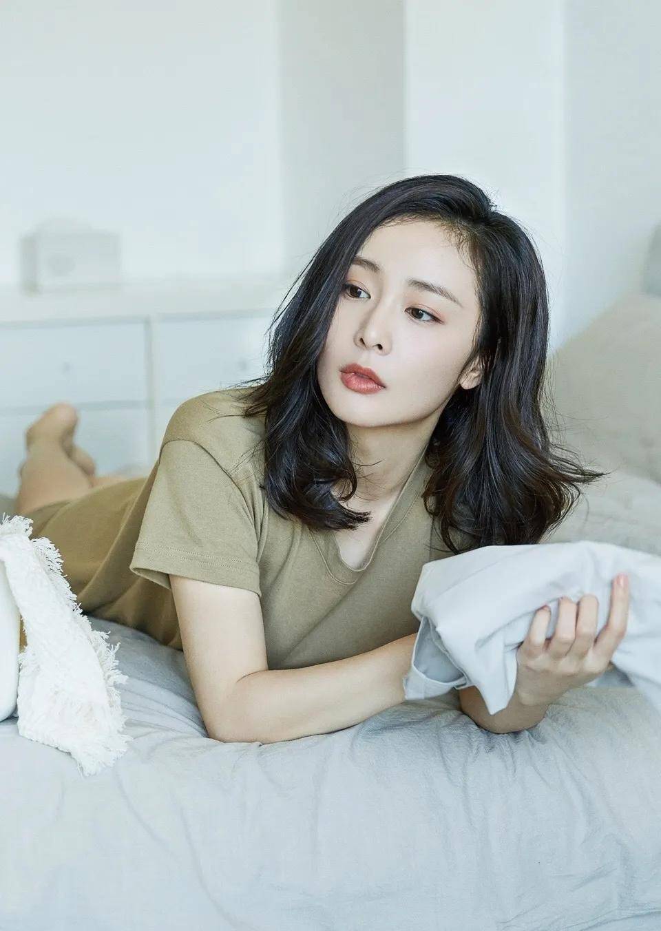 张予曦还去了云南,在刘亦菲所在的地方签名.