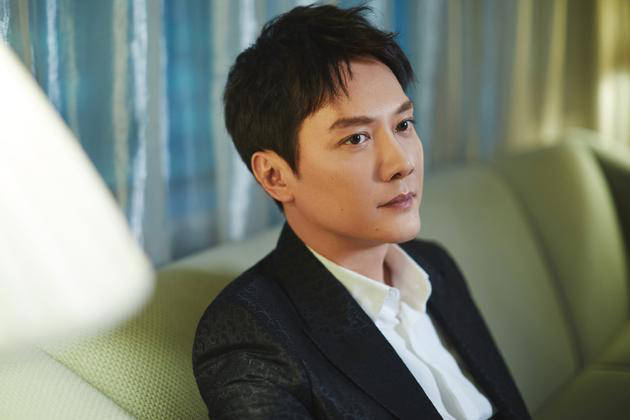 冯绍峰的母亲觉得赵丽颖出身农村而且也没有学历她觉得赵丽颖配不上