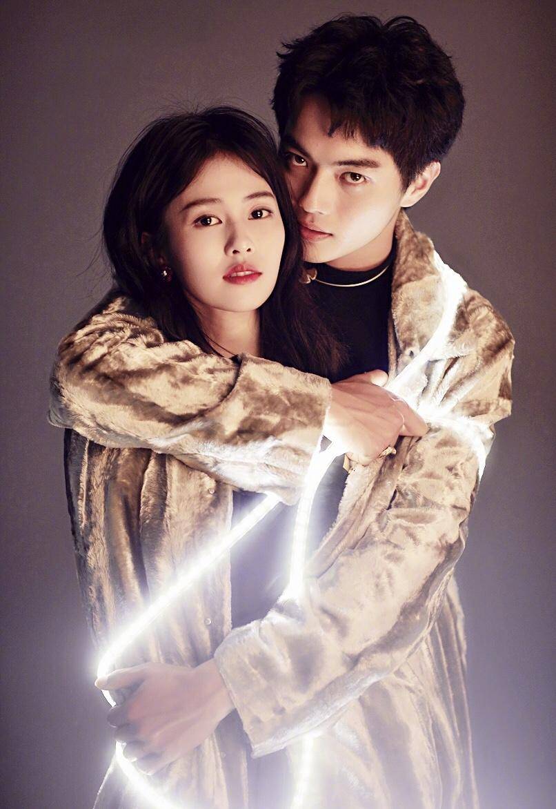 曝95花白鹿热衷剧组夫妻,与王鹤棣发生关系,亲妈都管不了,白鹿回应了