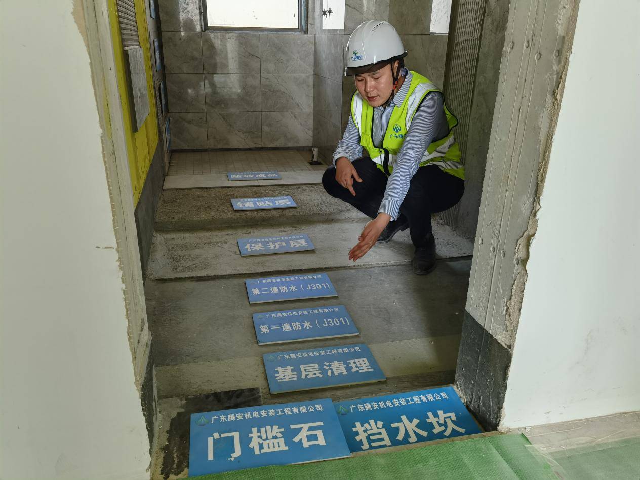 随着装修阶段操作过程被分步骤解析,卧室自流平施工工艺在罗山山讲解