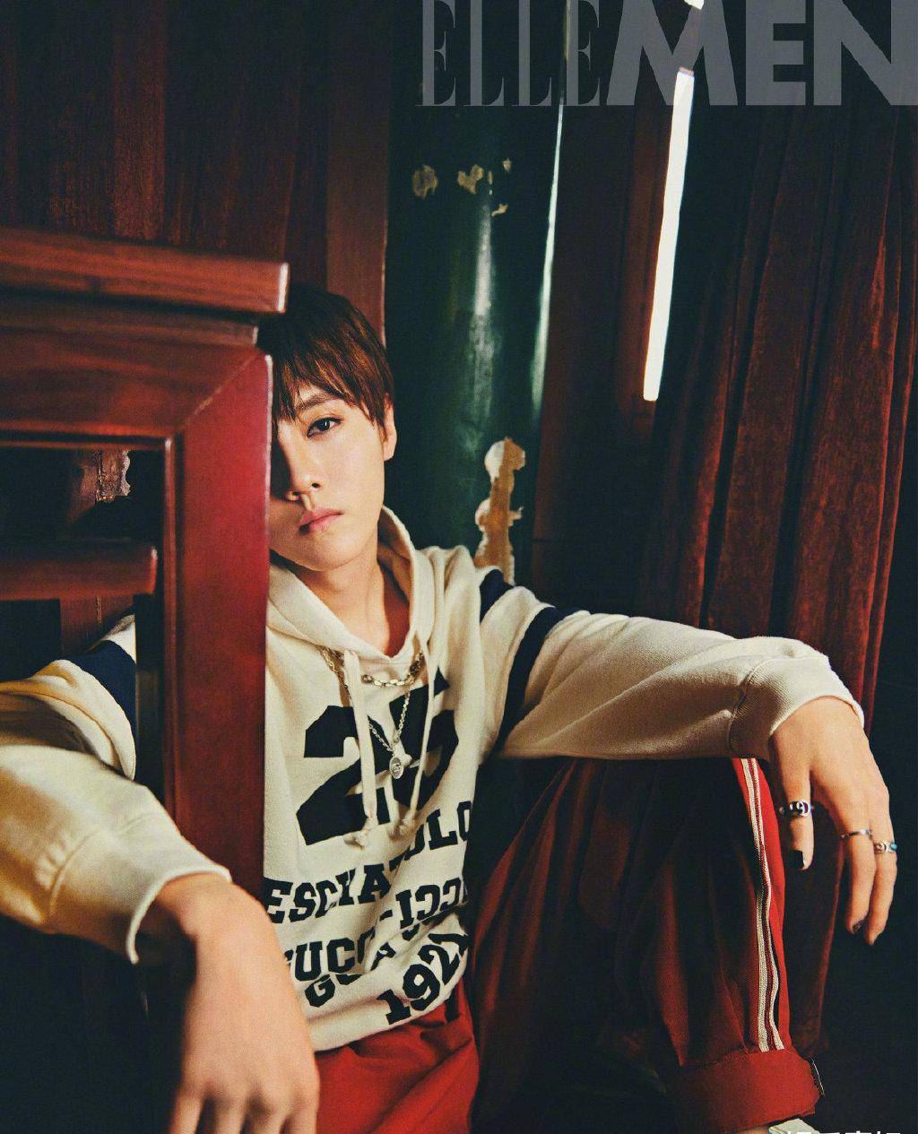 鹿晗《ellemen睿士》五月刊封面大片,鲜明且独特,复古又帅气_碰撞