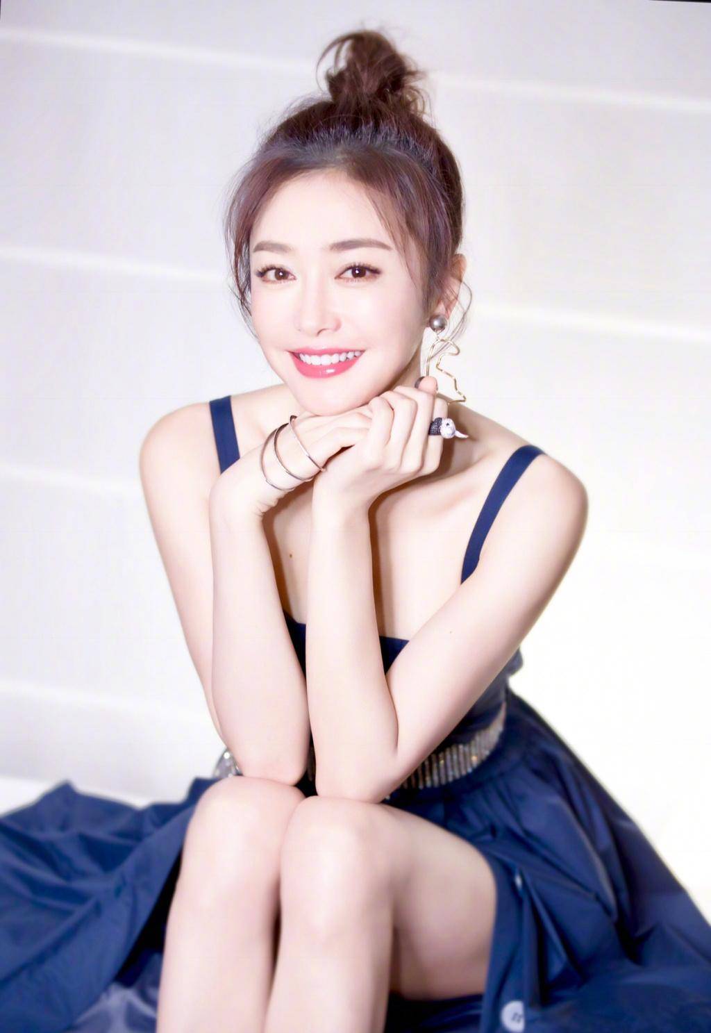 秦岚拒绝参加前任婚礼:她保持的这个距离,让人感到唯美又舒适!