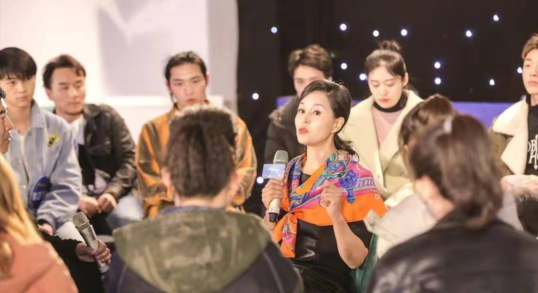 于莉红:嫁演员丈夫,难忘奋斗不生孩子的艰辛,风光背后有泪水