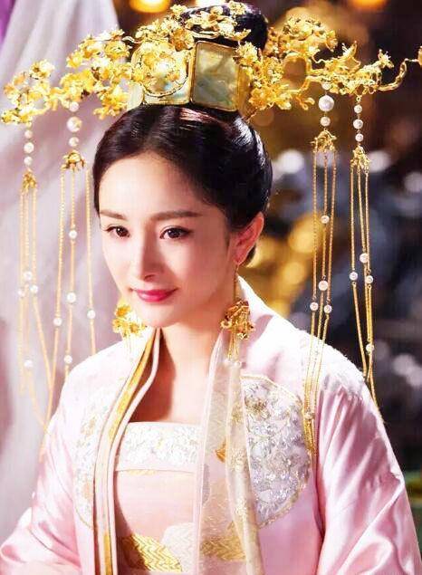 6个版本"皇后",第1位最霸气,第3位最美,最后一位简直绝了!