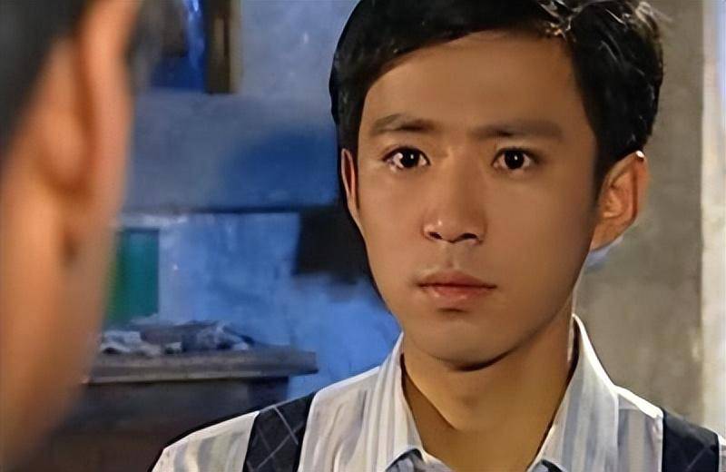 演员高鑫:娶母亲的学生,为爱息影,复出后再回巅峰,今婚姻甜蜜.