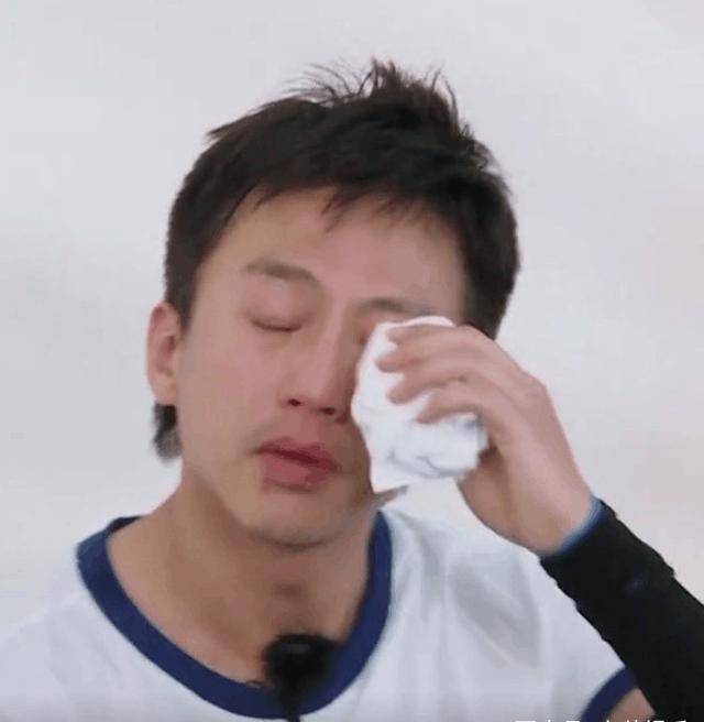 《奔跑吧》女导演哭成红鼻子,邓超失控泪奔,郑恺一看秒懂_比赛_因为