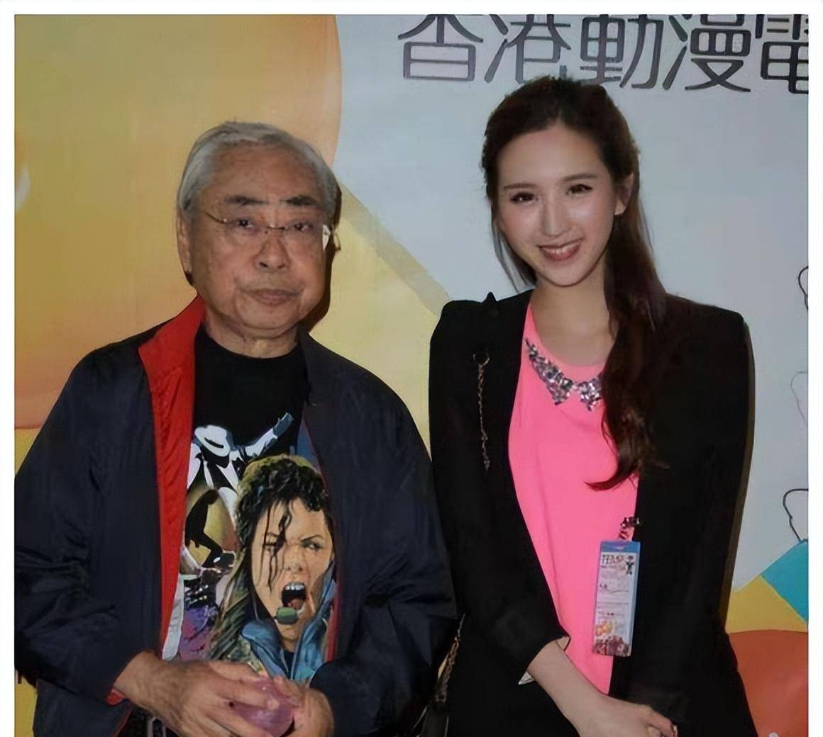 起因是有媒体拍到林建名与何傲儿看演唱会时,头靠着头姿态亲密,于是