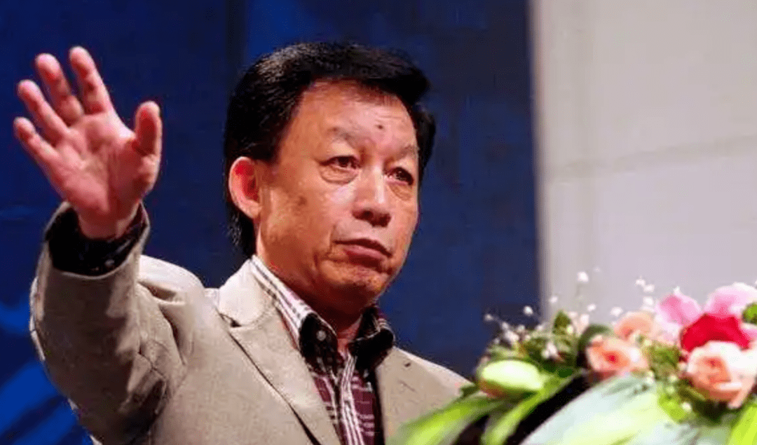 易中天的母亲是周树奇,在民国时期,可是一个大家族,当时,易中天外婆