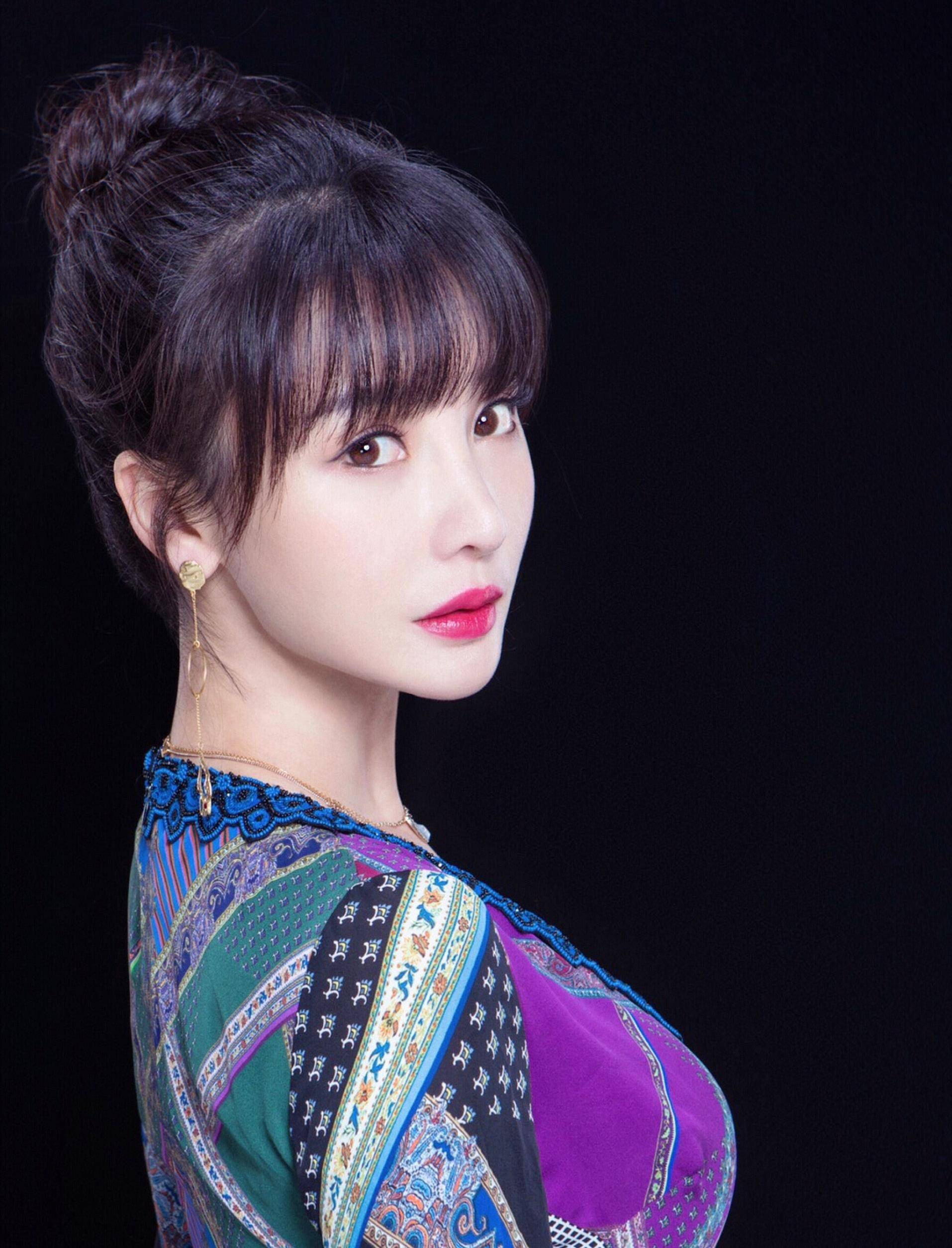 43岁的柳岩:人生被性感吞噬,相亲没人要却渴望婚姻_工作_花瓶_领导