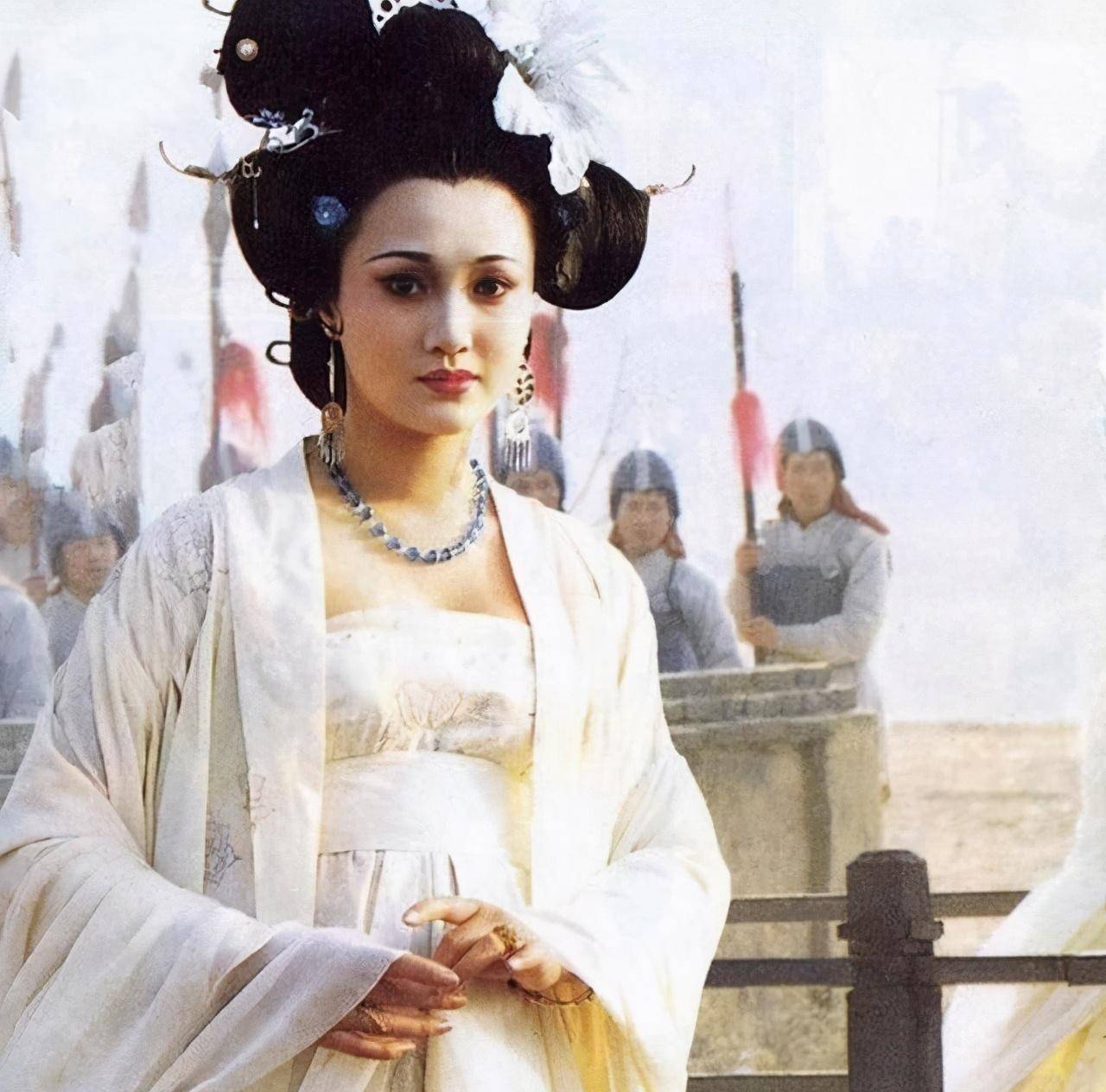 "最美杨贵妃"林芳兵:因美貌遭人算计,为角色不惜落下终身疾病_唐明皇