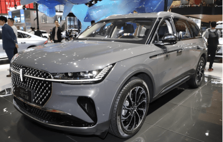 林肯航海家和凯迪拉克XT5车型对比测评_搜狐汽车_搜狐网