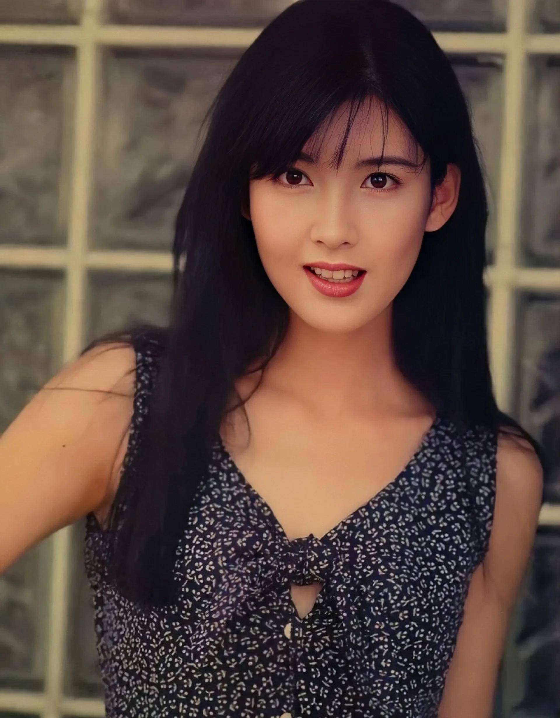 你知道青春期的周慧敏有多美吗?不愧是"玉女头"_美貌_漂亮_成为了