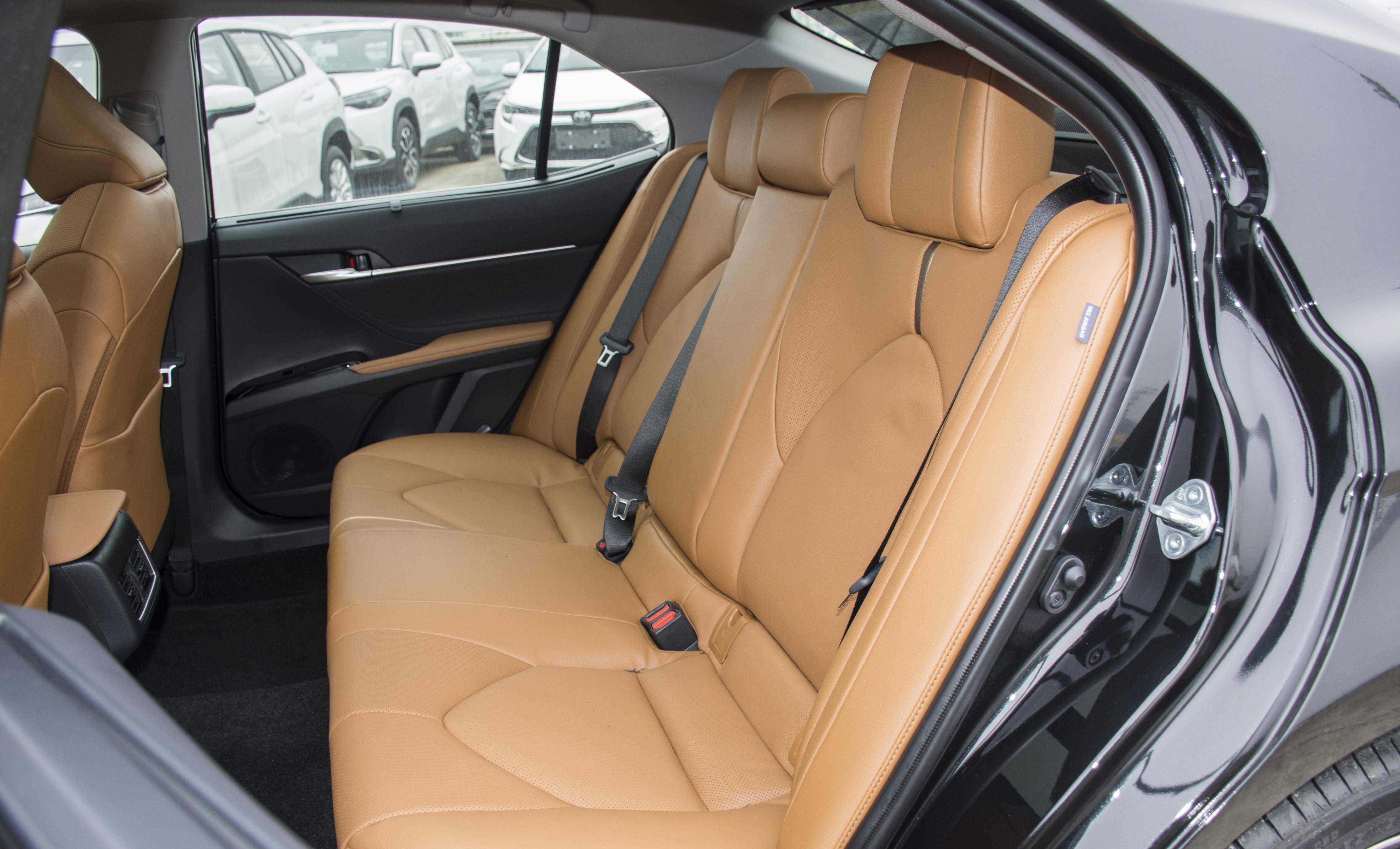 2023款丰田凯美瑞上市,纯燃油版车型发动机参数有变