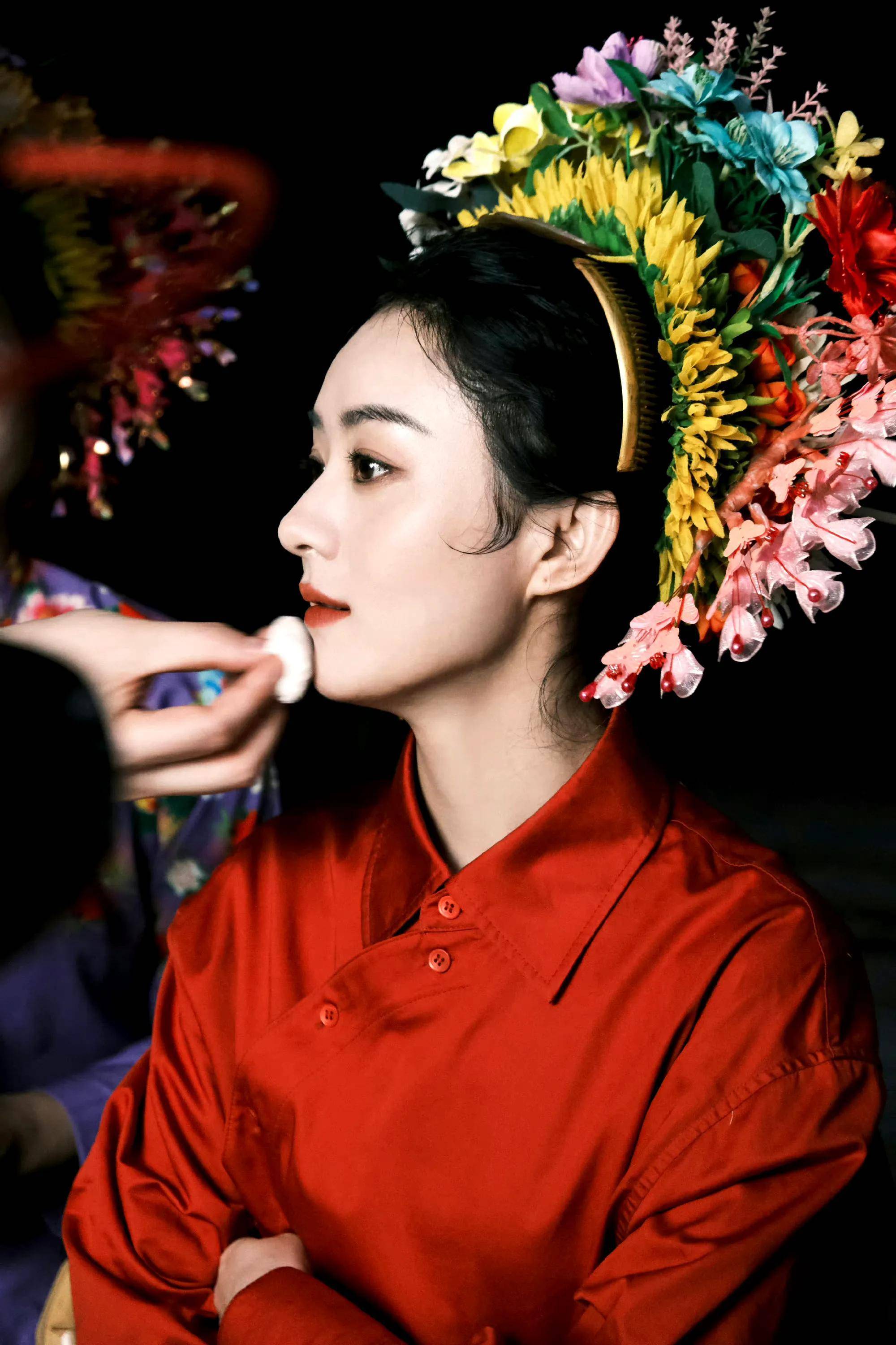 当明星遇到传统文化 赵丽颖 毛晓彤 陈都灵簪花围造型好美_浔埔_福建