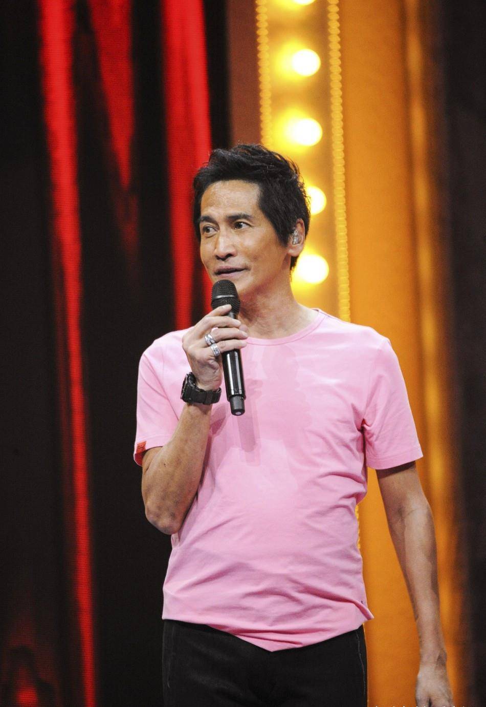 61岁齐秦近况曝光!