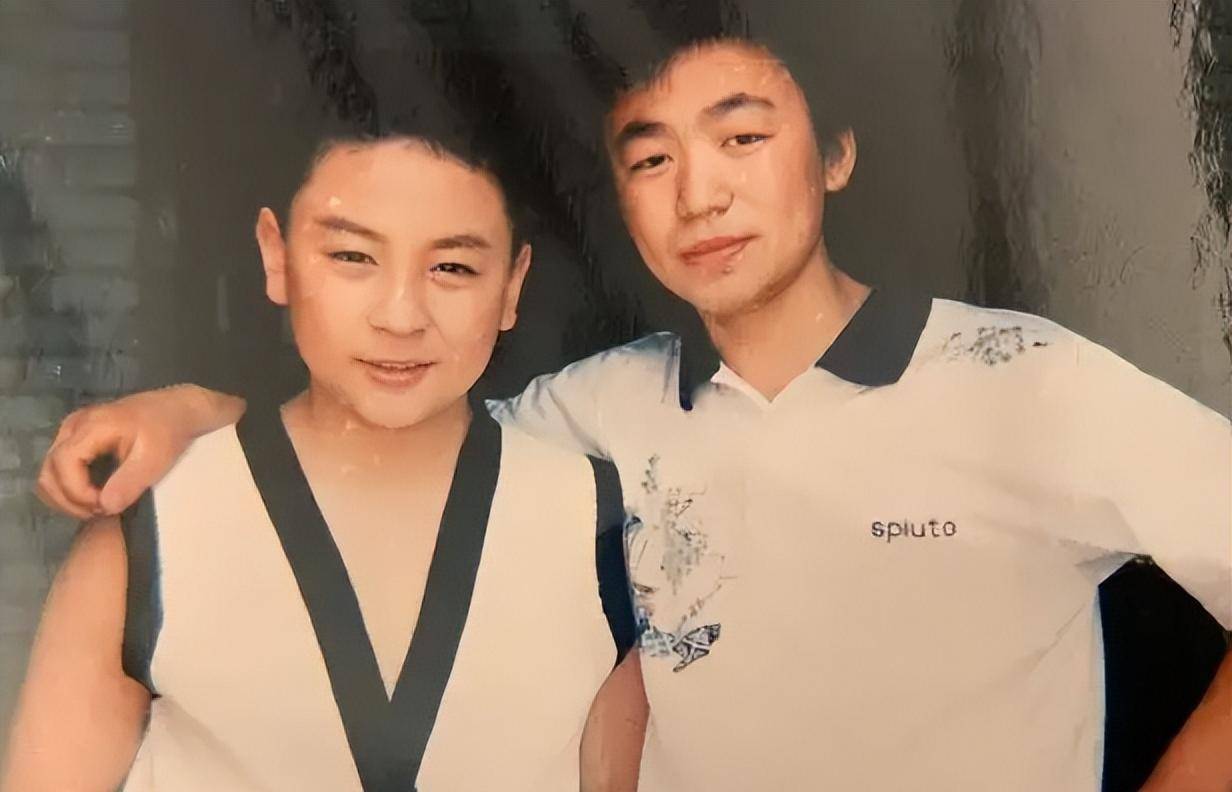 释小龙的"狼父"陈同山:直言不该逼他习武,身家上亿却悔不当初_父亲