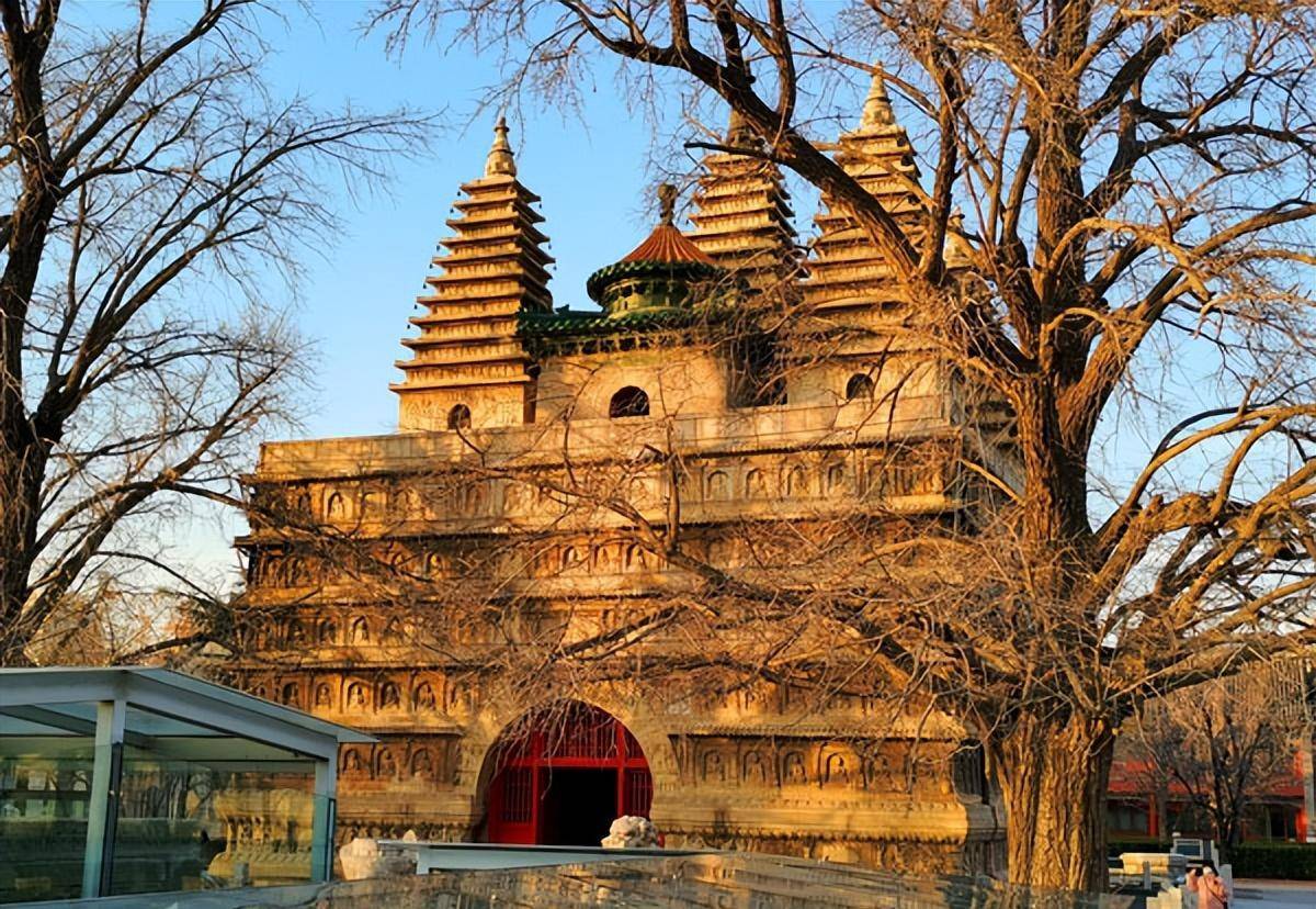 北京旅游:走进五塔寺感受石刻艺术文化(图)_摄影_冯赣勇_宝座