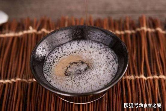 烟酒店买的"金箔酒"到底能不能喝?