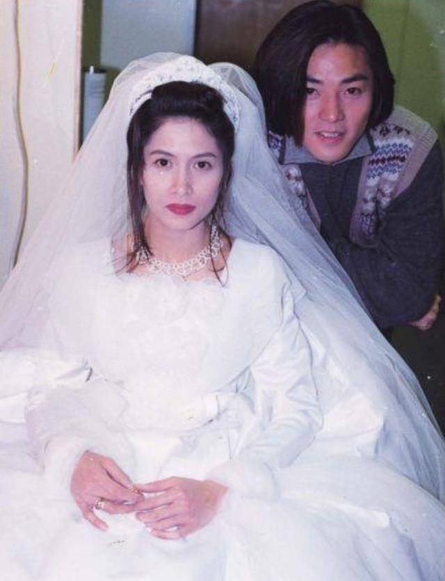 巅峰时期片酬2000万,人气远超刘德华,郑伊健如今为何消失了_邵美琪