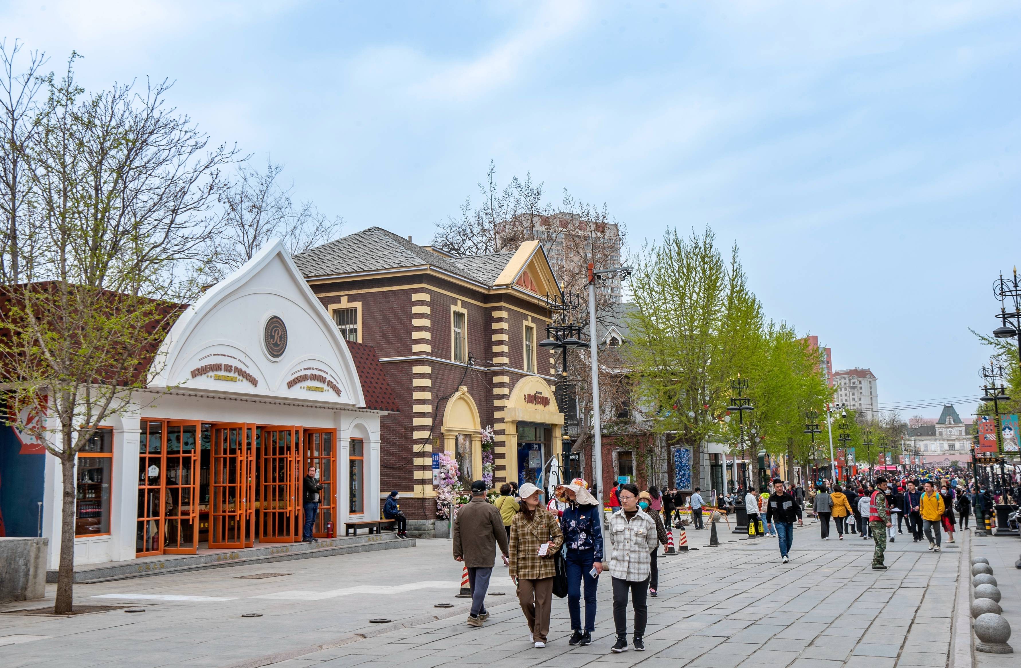 大连俄罗斯风情街突然火了,全天免费开放,很多人来打卡_团结街_建筑