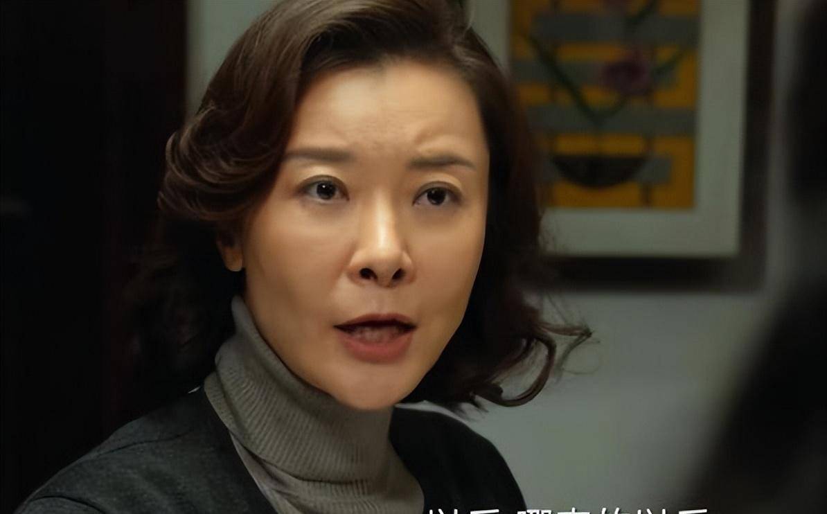 为钱进娱乐圈,被同行骂"抢钱",50岁还没嫁人的柯蓝,输在哪?