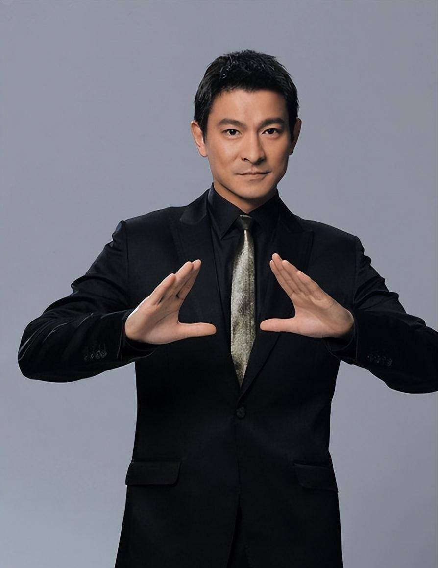 她与刘德华相伴25年,41岁仍单身,她看着他嫁给别人_赖文慧_伴舞_舞台