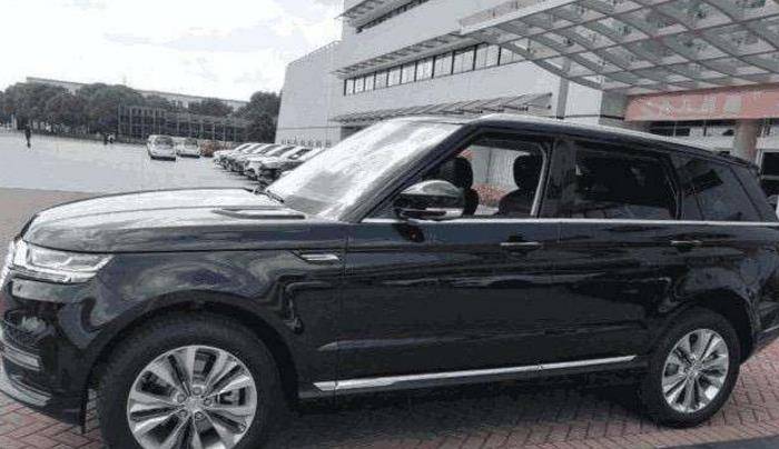 众泰推出t900,路虎揽胜就停在旁边比着,网友:真是山寨之王_搜狐汽车