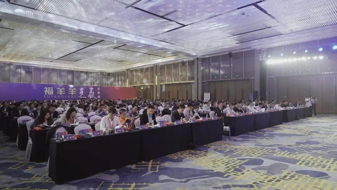 ​涂家具丨“江山”如此多娇，“巴德士”引得无数门企竞折腰 