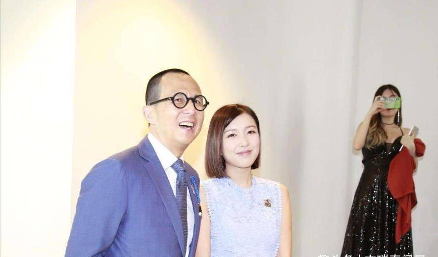 54岁李泽楷江山美人两不误,旧爱郭嘉文被冷落,新欢林宣妤上位快_李泽