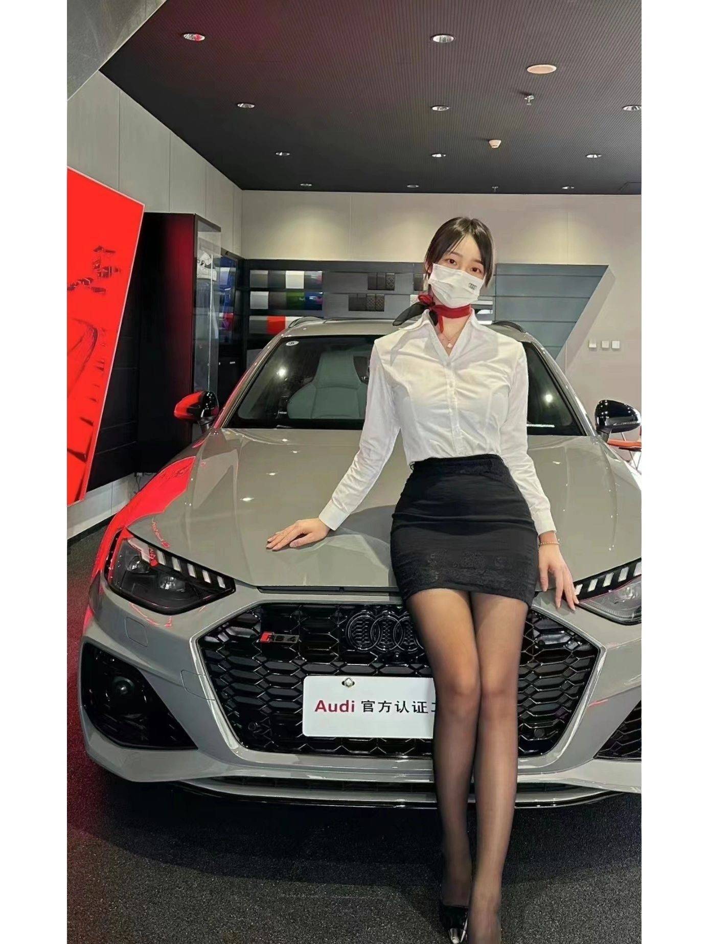 问问ai,为什么现在的汽车女销售拍视频都爱露大腿_搜狐汽车_搜狐网