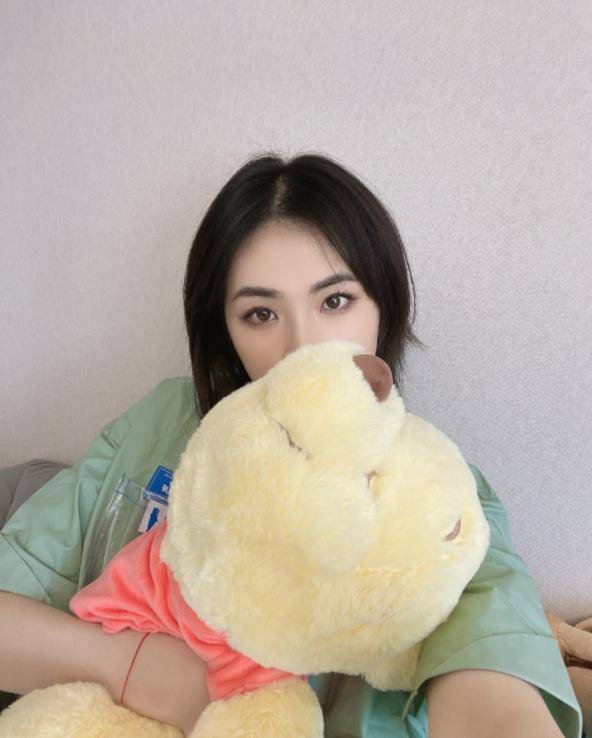 《中餐厅5》再曝路透,谁注意姚安娜看龚俊的眼神了?