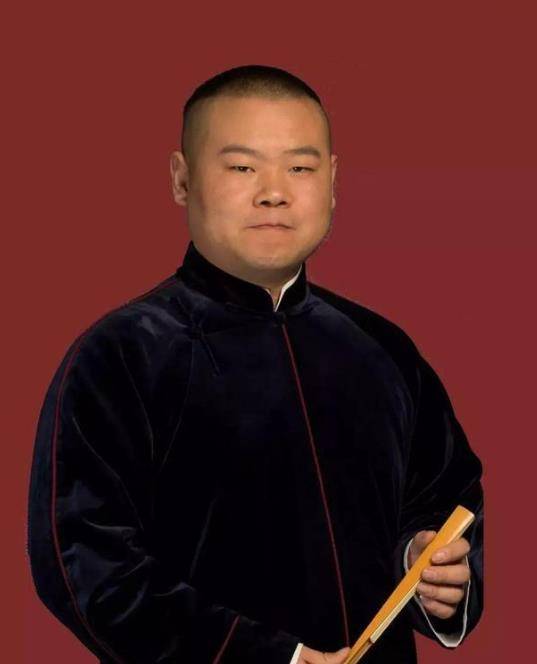 在后半段,岳云鹏戴上假发,恶搞露丝的造型,还上演了杰克与露丝的生离