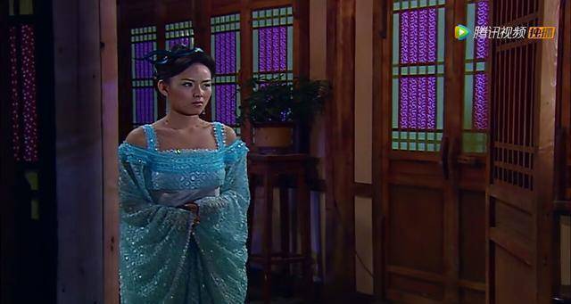 四,下凡之后的蓝色薄纱 蓝色抹胸裙蓝儿在凡间还有一